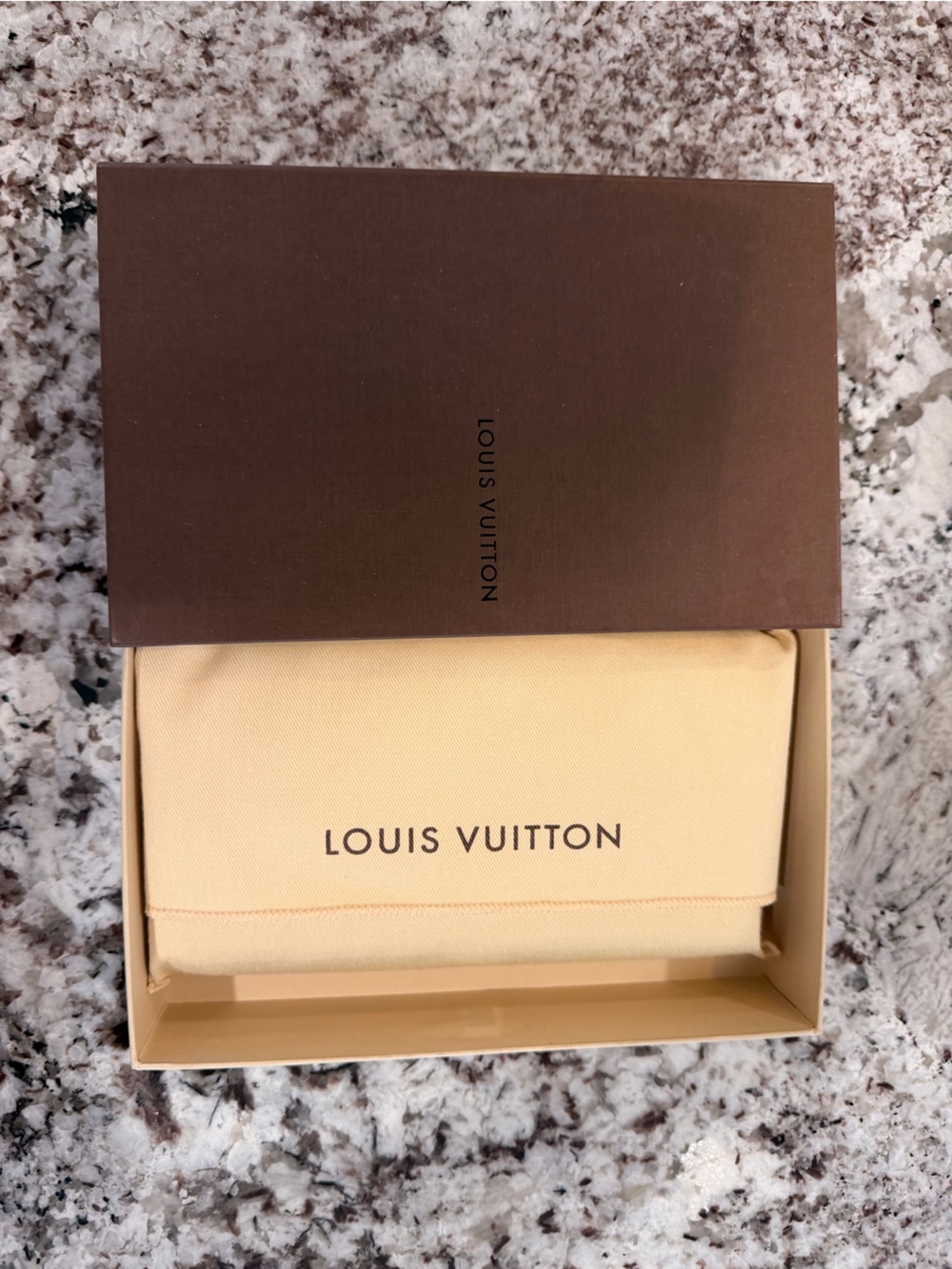 NWT Louis Vuitton Vernis Lilac Patent Leather Envelope Wallet with Monogram - Picture 7 of 7